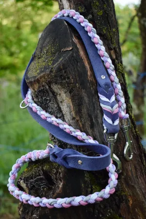 Leather leash with paracord